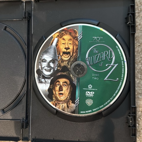 The Wizard of Oz 70th - 2 Disc DVD Set - Picture 4 of 4